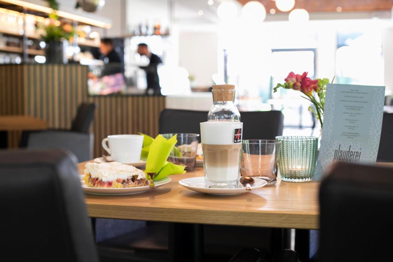 Plauderei Cafe Und Hotel Bad Zwischenahn Luaran gambar